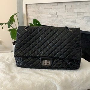 Beautiful quilted XXL black chain Travel Tote